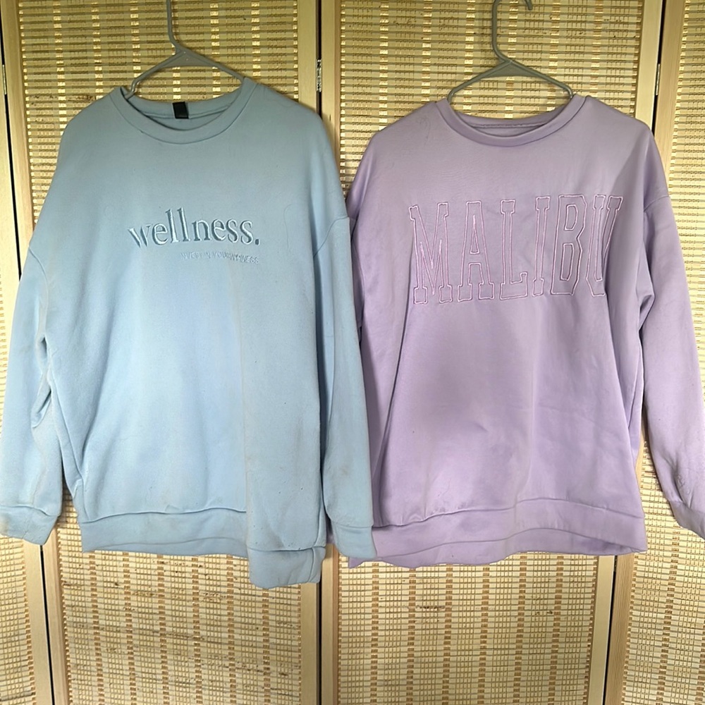2 Crew Neck Sweatshirts